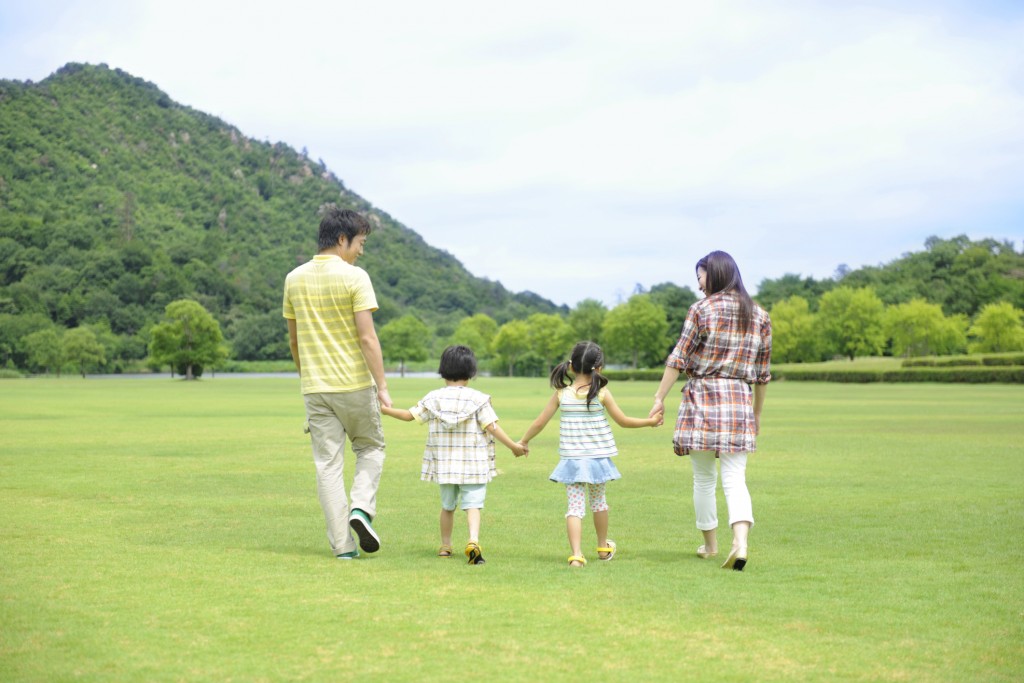 Family walking, Rear view